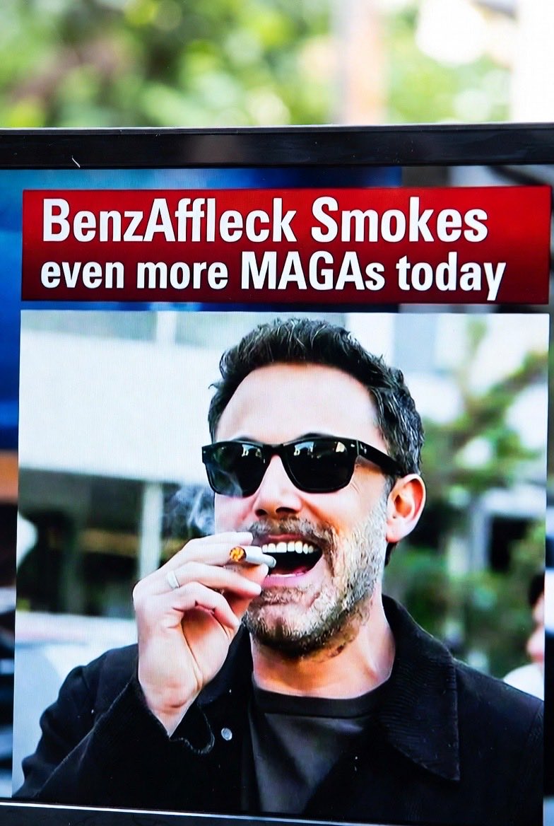 Benz Affleck tweet media