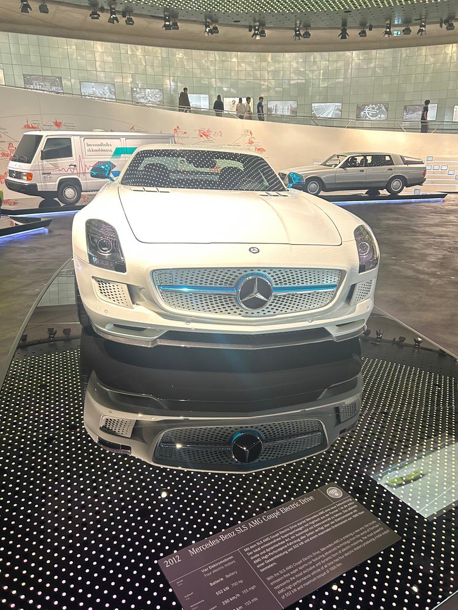 gulsadd's tweet photo. #mercedesbenzmuseum https://t.co/tryE30E71o