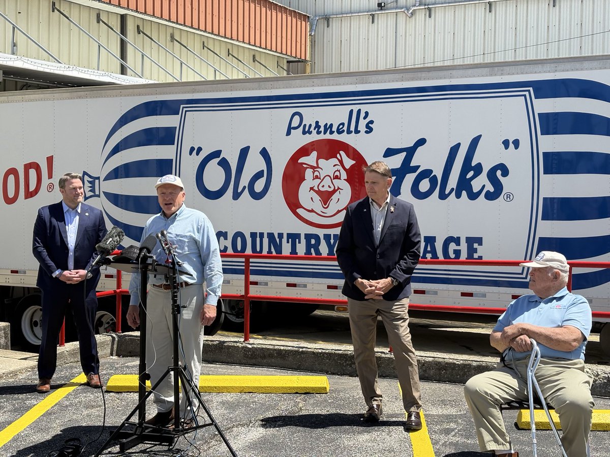 USChamberAction's tweet photo. A big day through #KY04 where the @uschamber proudly endorsed @EdGallrein.

Read more here: https://t.co/lvOWTgY1Kz https://t.co/tACurl7M0n