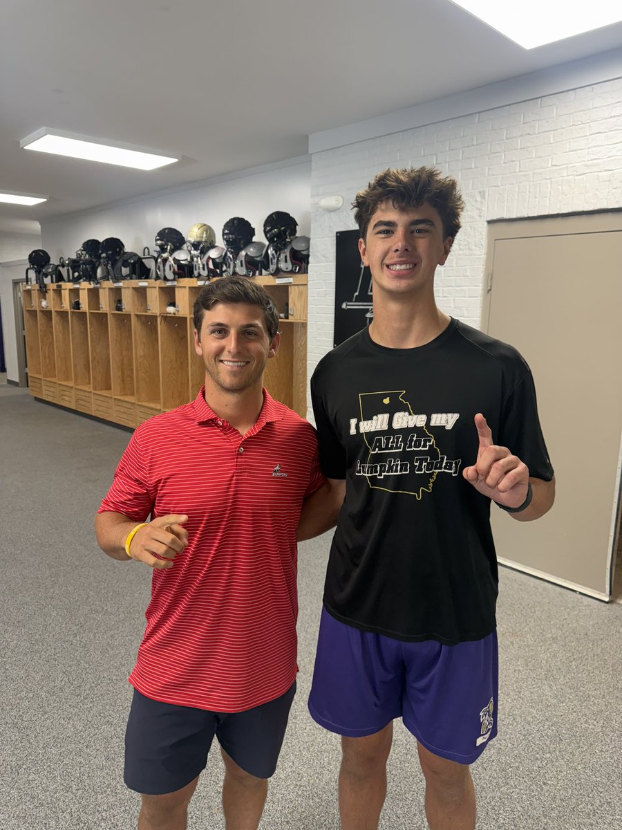 Mac_Powell14's tweet photo. Thank you @DrewSwinney5 for coming by school and having the great conversation! Excited to stay in touch! @Coach_Grass @andrew_zow 
#HWPO #WINTODAY
@LumpkinFB @CoachHeathWebb @CameronPettus @ZackaryStroud @RecruitGeorgia @NwGaFootball @NEGARecruits @D1RecruitNation @247recruiting @On3 @CJacksonPRZ @PrepRedzoneGA @ChadSimmons_ @RustyMansell_