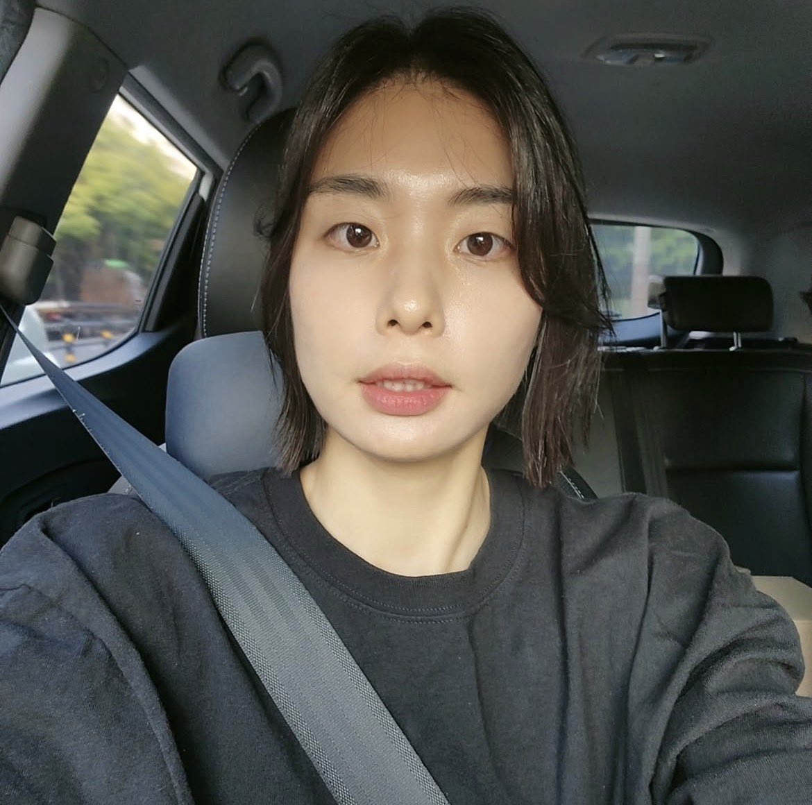 mingdu0831's tweet photo. 단발실화야??
충격적으로 아름다우신데 https://t.co/GHSP3tXuAT