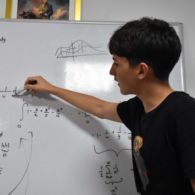 frekanstr_'s tweet photo. İzmir’de 14 yaşındaki Doruk Sabuncuoğlu, 60 ülkenin katıldığı matematik olimpiyatlarında Dünya Şampiyonu oldu. https://t.co/JYBu2MMnoV