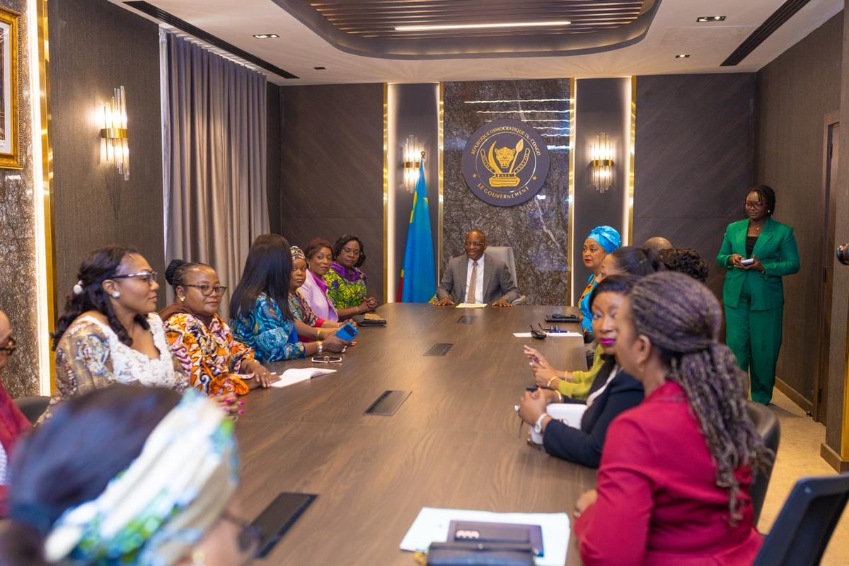 rfmp2024's tweet photo. Le 13 mai 2026, une étape historique a été franchie pour le Réseau des Femmes Mandataires Publiques de la RDC avec la remise officielle de l’ARRETE Ministériel attribuant la personnalité juridique par le Ministre de la Justice et Garde des Sceaux, Guillaume  NGEFA. https://t.co/kKVh7E3XQq