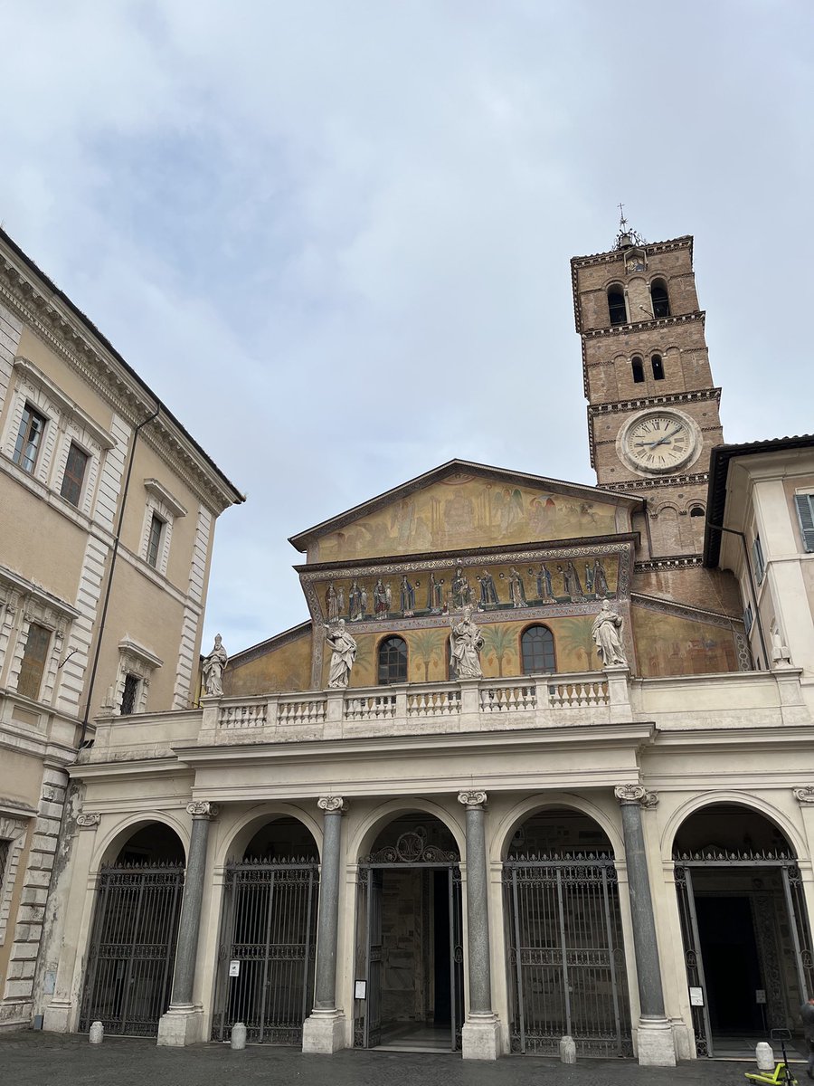 smile_alias's tweet photo. En direct de Rome ( photos prises par mon fils) https://t.co/0ediFEvEnr