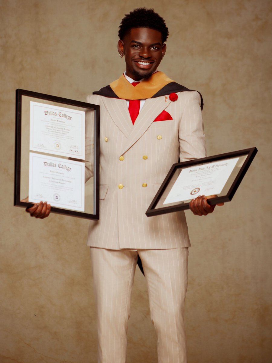 jvsimm's tweet photo. Joining that 8% of Black men with Master’s Degrees 📈🎓⛓️‍💥 https://t.co/kxhU644J6k
