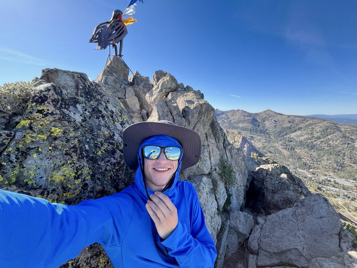 larrysp0rtello's tweet photo. spontaneous hike to eagle’s nest from alpine meadows base. shane mcconkey forever our legend. https://t.co/lyyr2c1SOC