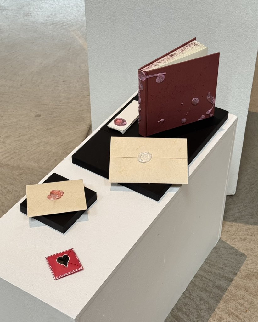 swnaurk's tweet photo. พึ่งรู้ว่าที่นี่เค้าจัด Exhibition กันแบบนี้ จัดแค่ปีละครั้งด้วย หาดูยากมาก Leksand only https://t.co/OkzvlB3pL5