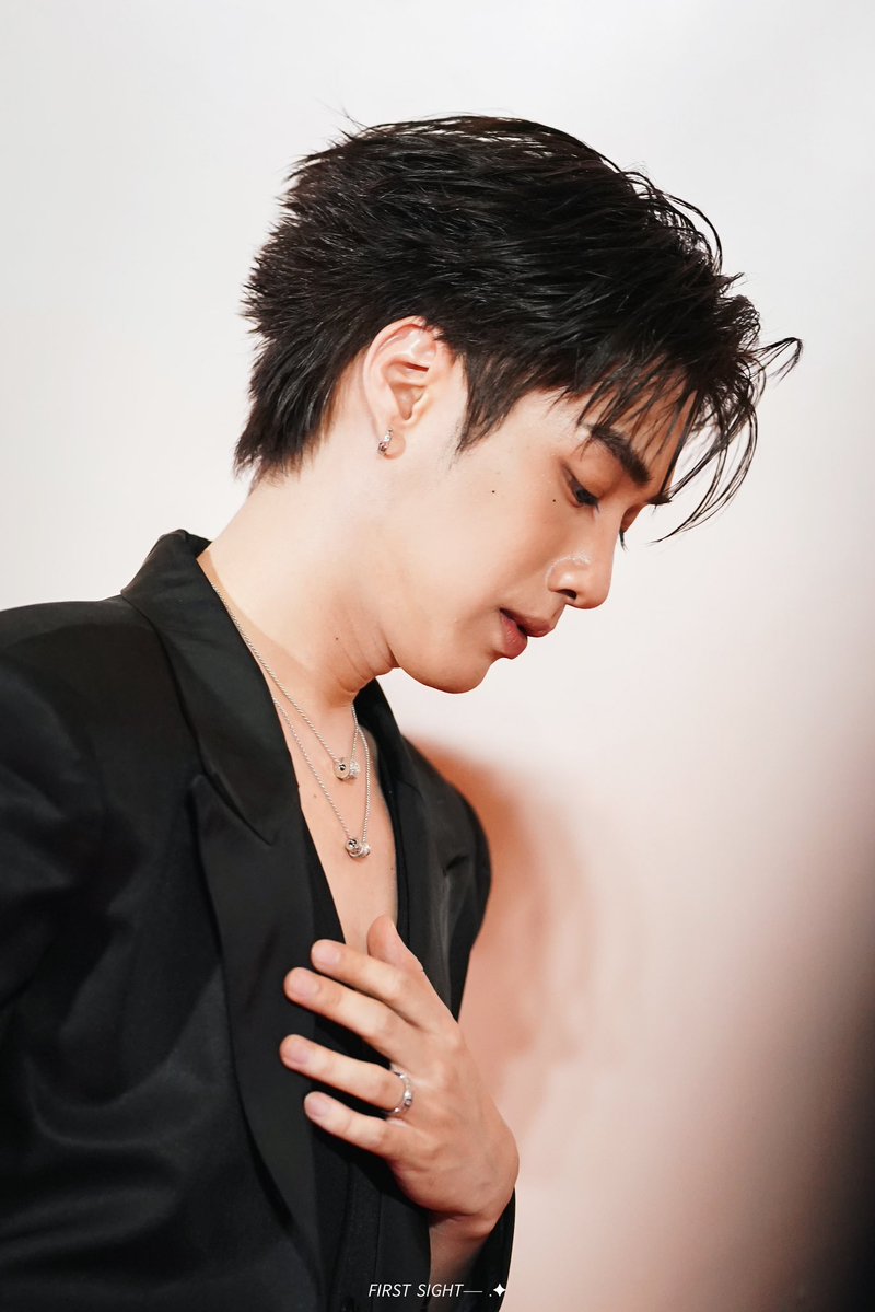 𝘍𝘐𝘙𝘚𝘛 𝘚𝘐𝘎𝘏𝘛── .✦ tweet media