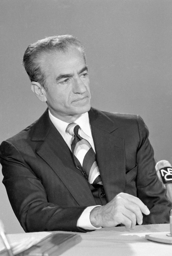 نیمه پنهان tweet media