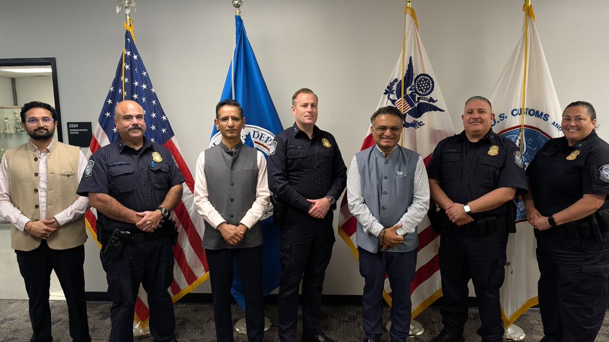 CGILosAngeles's tweet photo. On May 11, CG @drkjsrini met @CBP LAX Airport Director Andrew H Douglas and other senior officials from the US Customs and Border Protection at @flyLAXairport 

@MEAIndia @IndianEmbassyUS @IndianDiplomacy @CBP @CBPLosAngeles 
#IndiaUS #IndiaInLA #SoCal #LAX #ConsularServices #CommunitySupport #PassengerServices