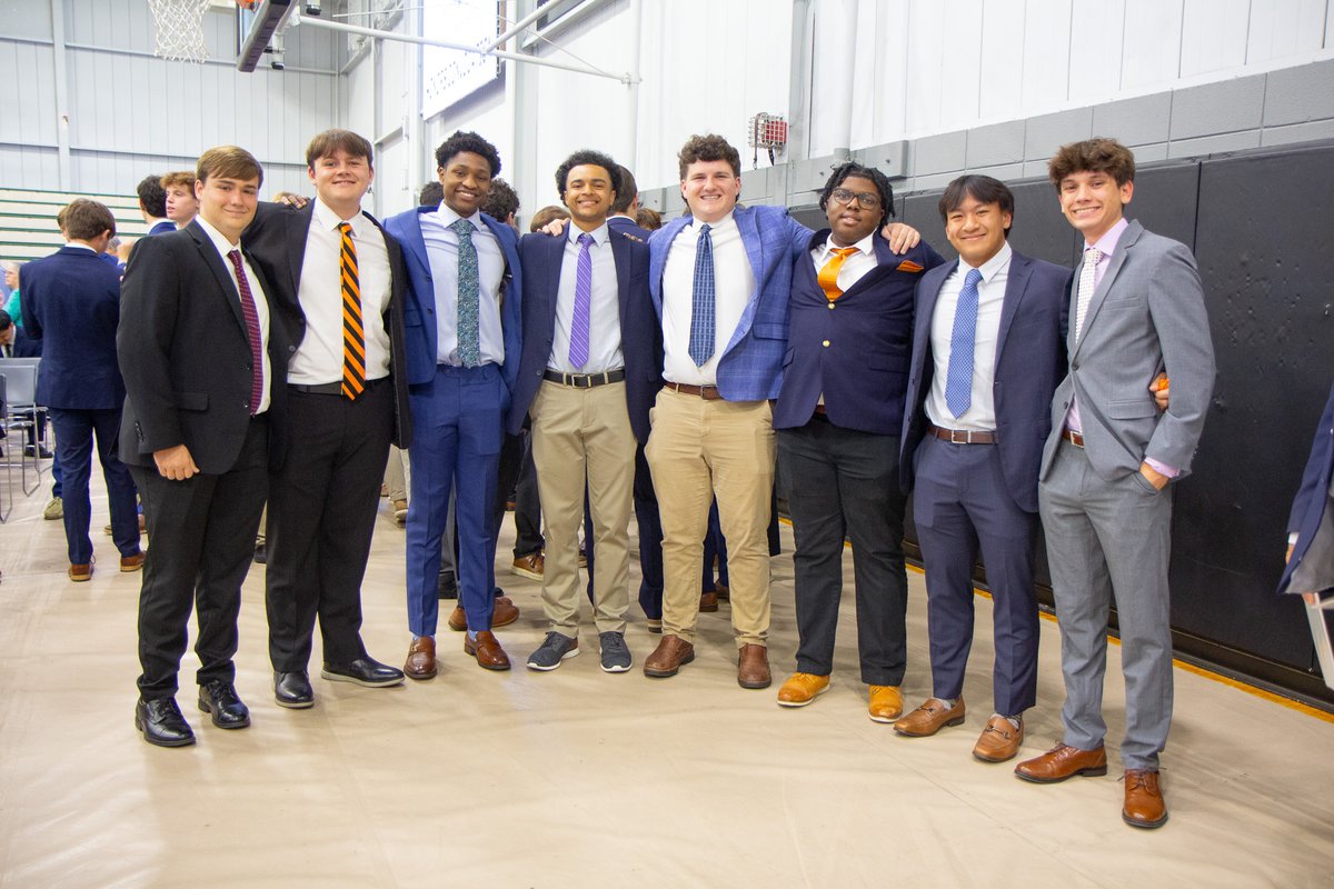 CHS_BR's tweet photo. Last night, we hosted our annual Golden Bear Honors Convocation to recognize the many members of the Class of 2026 who have honored CHS through their academics, leadership, &amp; service  over the past 4 (or 5 years). Check out https://t.co/nundw8FNDh to see a full gallery of photos. https://t.co/ALaLwUdvE1