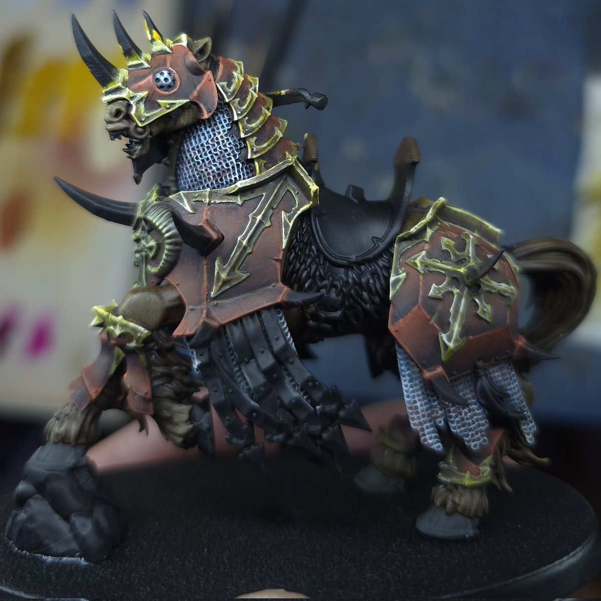 Farbencio's tweet photo. No será el mejor, y le faltará para estar bien hecho....pero me siento muy contento de como va esta mini, y de ver como avanzo y aprendo. Que ganas tenia de Caos!!!! #warhammercommunity #caos #paintingminiatures #paintingwarhammer https://t.co/Wxm0CNF1N8