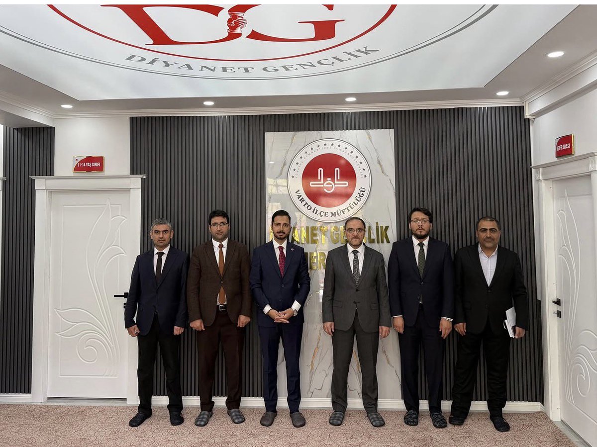 vartomuftulugu's tweet photo. 📌 İLÇE MÜFTÜLERİ TOPLANTISI.

  İl Müftümüz Sn. Nurullah KOÇHAN liderliğinde ‘Mayıs Ayı İlçe Müftüleri Toplantısı’ İlçemiz ev sahipliğinde Diyanet Gençlik Merkezimizde yapıldı. https://t.co/Jp4TL2v03U