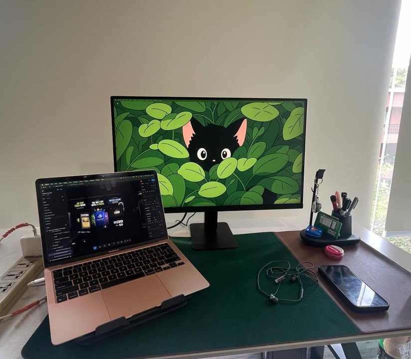 ignaviaa_01's tweet photo. Got my setup upgraded, now all I need is to get a matching keyboard and a mouse 🫪 https://t.co/K287S5bdwi