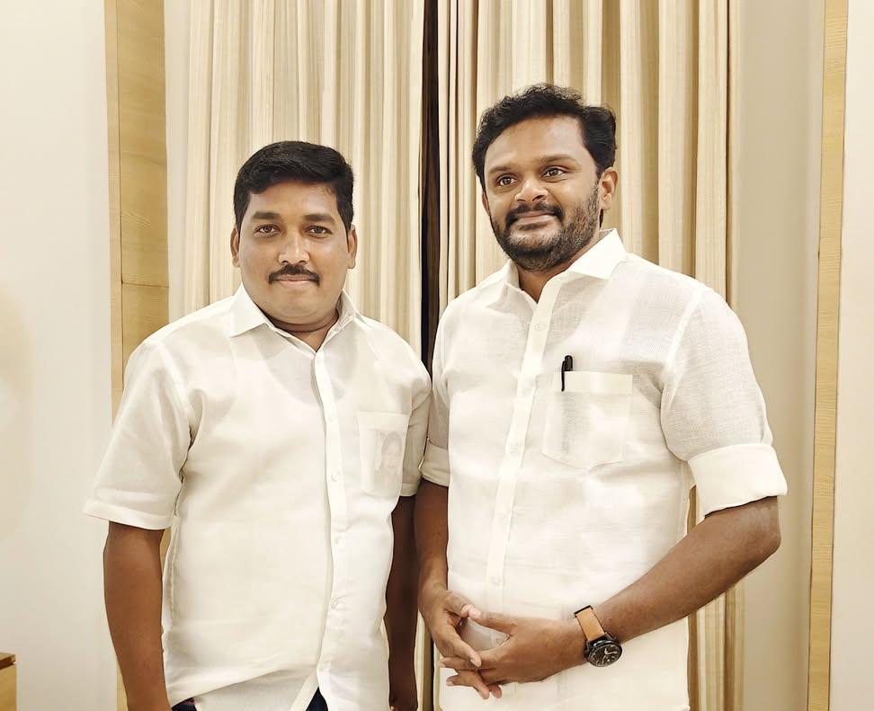 jeevi752's tweet photo. @EPSTamilNadu ivarai pondravarku valikattunkal ayya🙏 https://t.co/uwwvMBm04J