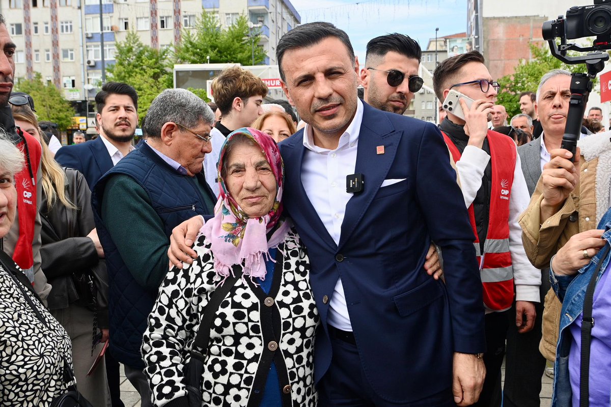 istanbulorgutu's tweet photo. Gerçek gücümüz halkımızdan geliyor.

İl Başkanımız Özgür Çelik, il yöneticilerimiz, Bağcılar İlçe Başkanımız Özkan Akar ve ilçe örgütümüzle birlikte Bağcılar Halk Pazarı’nı ziyaret ederek esnaf ve vatandaşlarımızla bir araya geldi.

Çarşıyla, pazarla, esnafla ve sokakla bağımızı dün olduğu gibi bugün de kesmeyeceğiz.