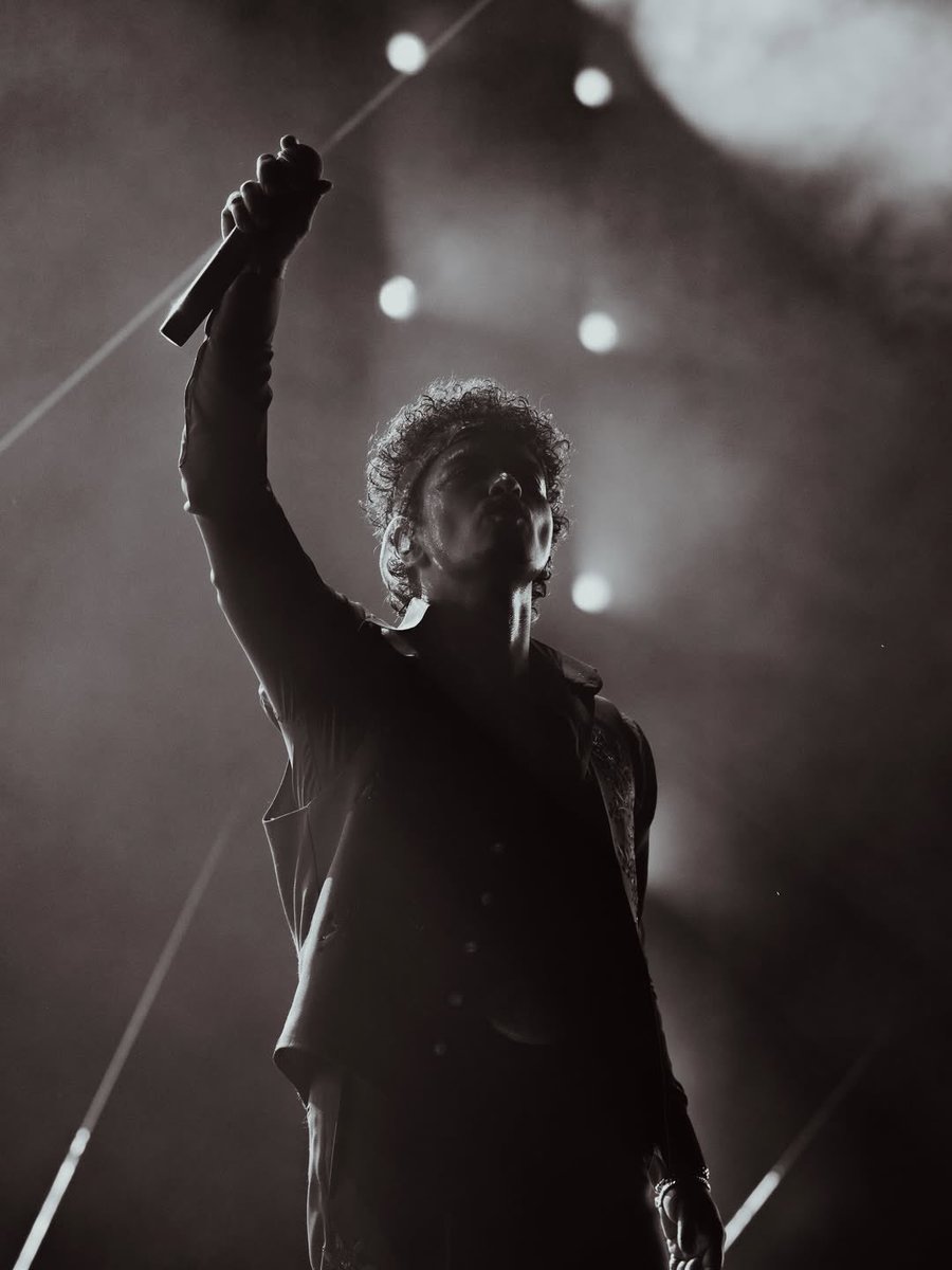 BrunoMarsAccess's tweet photo. O MAIOR! ‘I Just Might’, de Bruno Mars, segue sendo a música de 2026 MAIS VENDIDA nos Estados Unidos.

— ‘Risk It All’ também aparece na sexta posição entre as músicas mais vendidas do país. https://t.co/W8cDGcTfty