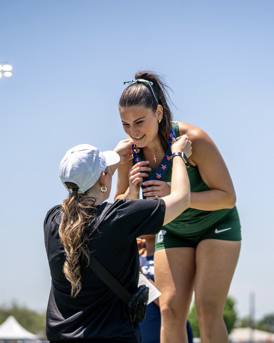 CharlotteTFXC's tweet photo. Sarah Pullium 𝐠𝐞𝐭𝐬 𝐮𝐬 𝐒𝐓𝐀𝐑𝐓𝐄𝐃!

Back-to-back All-Conference finishes in the hammer throw as she takes silver in Texas 💪 https://t.co/PA7q9YBnBB