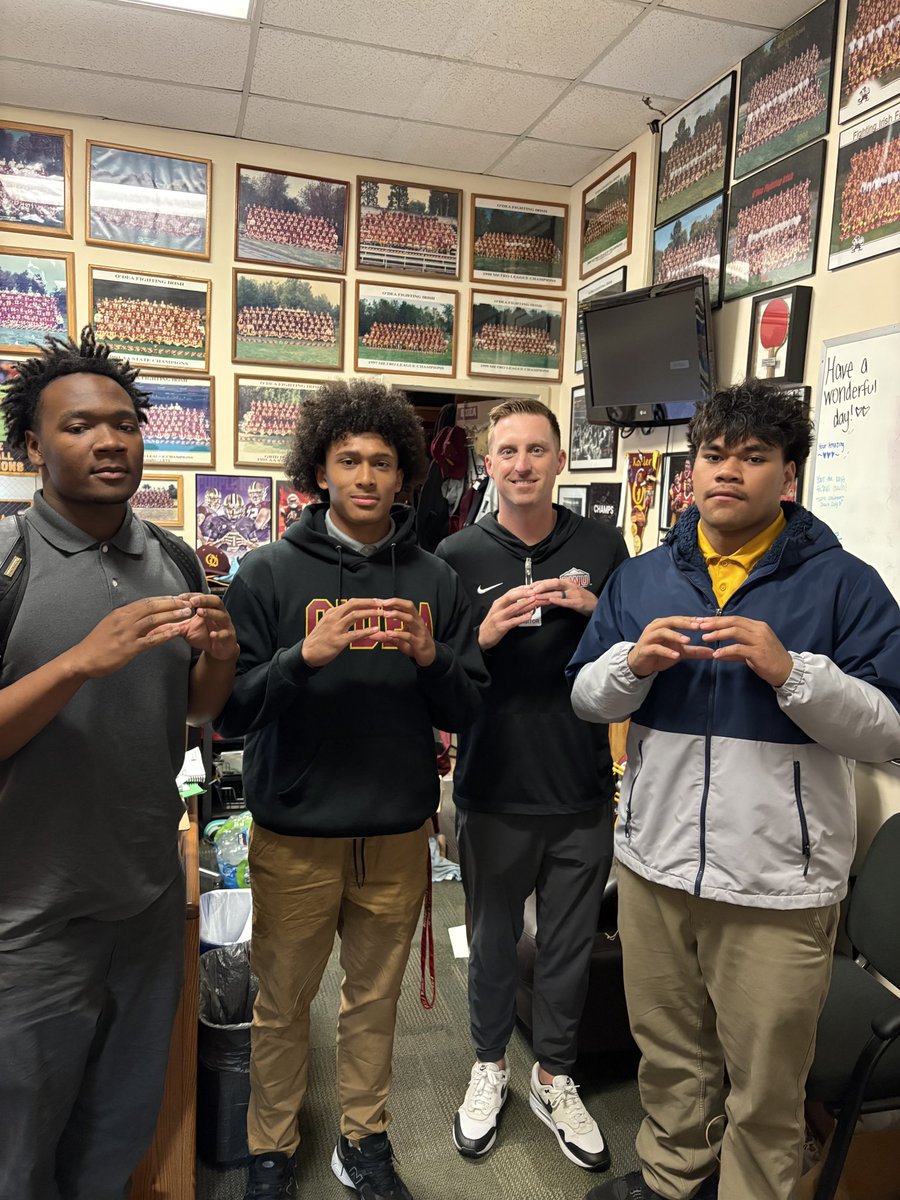 Rayclrk3's tweet photo. Thank you @SamKing10 for coming to visit and talk to us today
@CWUFB https://t.co/edTcIb5Oxz