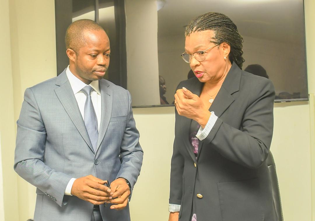 EdgardSukama's tweet photo. Félicitations à Mr DG @SeleYemba pour sa nomination en tant que nouveau DG ai  un leadership qui inspire confiance et respect Que cette nouvelle responsabilité soit marquée par la réussite, la sagesse et de grandes réalisations. Plein succès pour ce nouveau chapitre @BasilPoyo6 https://t.co/sdfhzT3Fw3
