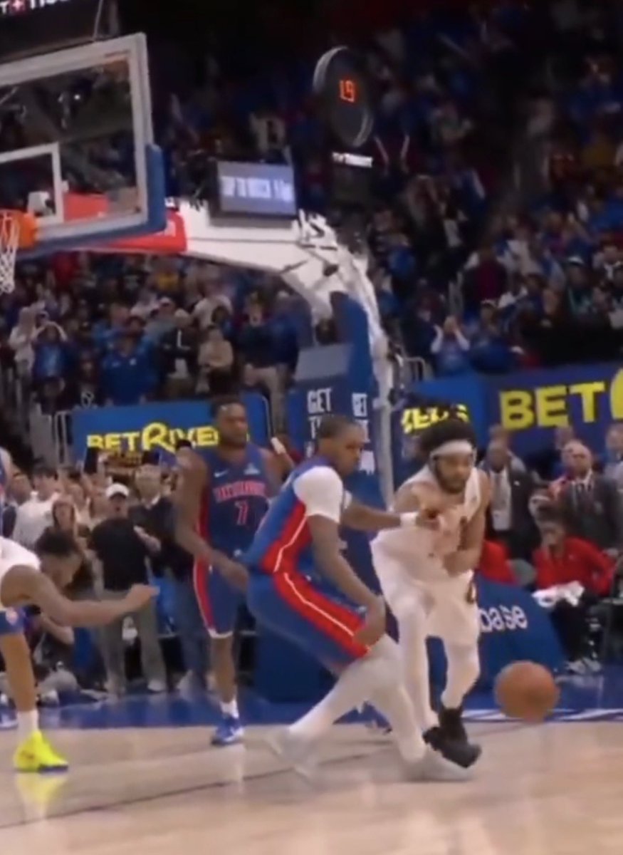 AkCiroc [3.5k] tweet media