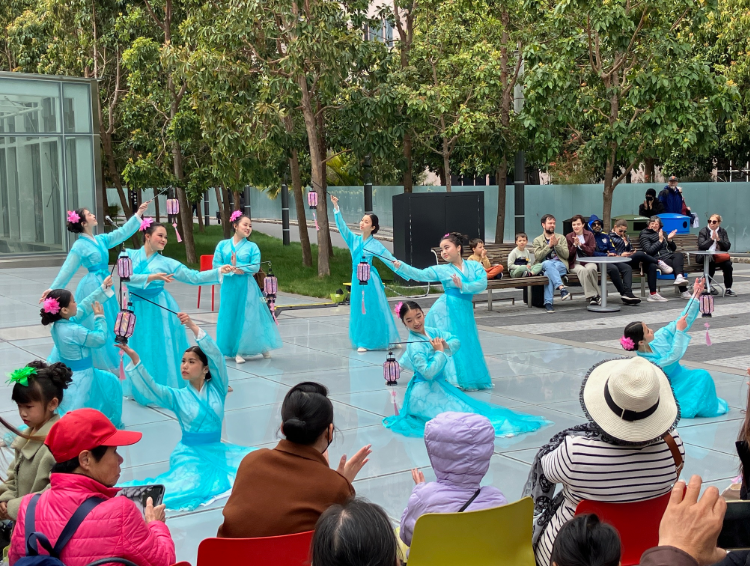 TransitCenterSF's tweet photo. Join us on Saturday, May 23 at 1:30pm for our annual AAPI Heritage Month dance performance with the Helen Dance Academy! This colorful multicultural showcase features songs and dances celebrating the traditions of AAPI communities in one of the city’s most unique public spaces. https://t.co/yXhOP6Nfzg