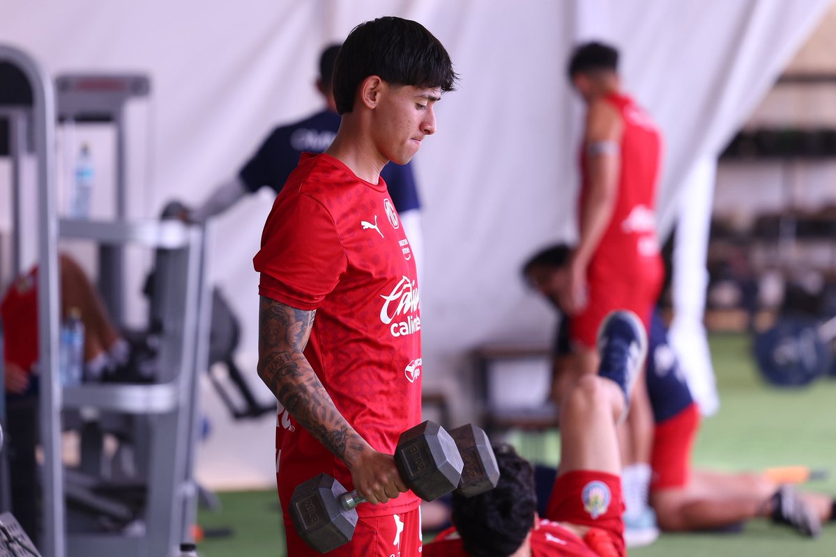 CHIVAS tweet media