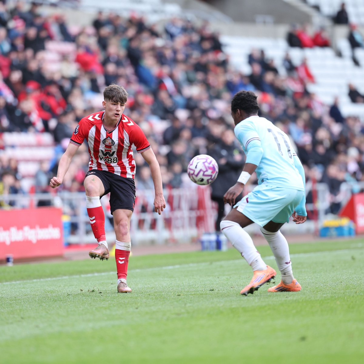AcademyOfLight's tweet photo. β―οΈ Back up and running for the second 45.
Catch all of the action below... πΊπ
#SAFC | #PLCup