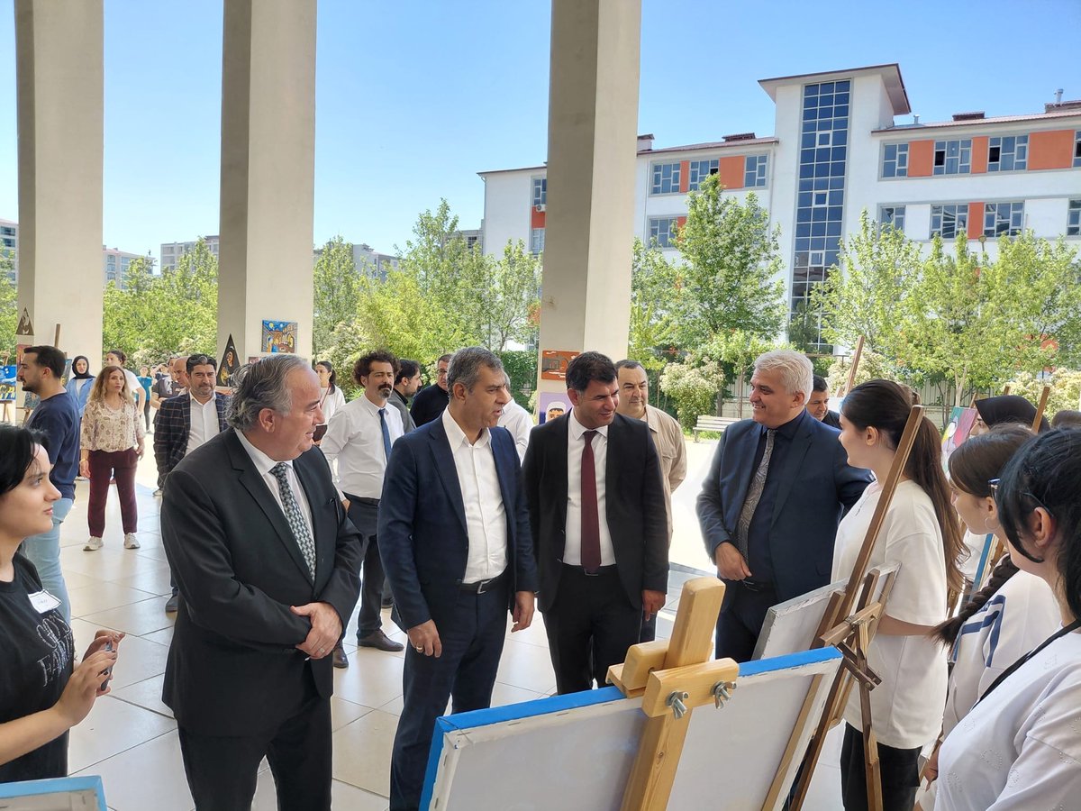 GazilerL's tweet photo. TÜBİTAK 4006 Bilim Fuarları kapsamında okulumuz tarafından hazırlanan bilim fuarının açılışı gerçekleştirildi. Verdikleri destekle bizleri onurlandıran tüm misafirlerimize teşekkür ederiz.
@meb_ogm
@sadoglu_salih
@Kayahansubasi
@zulfu_ozkan @davutoz1 @Diyarbakirmem @kayapinarmem https://t.co/eJDMnHVMlu