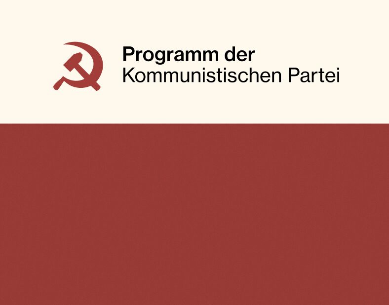 kpdeutschland's tweet photo. Parteiprogramm der Kommunistischen Partei 

Mit diesem Programm legt die KP ihre revolutionäre Strategie und ihre Standpunkte zu anderen Grundsatzfragen vor, an deren Weiterentwicklung und Aktualisierung sie ständig arbeiten wird. [...]

Weiterlesen auf:
https://t.co/Kg8xQZ5bOq https://t.co/WE0Et3a3nd