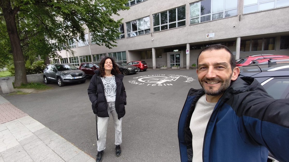 IESAzahar's tweet photo. Los profesores Ismael Rojas  y Patricia Ibarra ya están en Czesky Tesin, Chequia, dispuestos a aprender de su cultura y nuevas metodologías para poder aplicarlas en nuestro centro a través del jobshadowing del programa @EUErasmusPlus 
@sepiegob https://t.co/kFzgPJPB1m