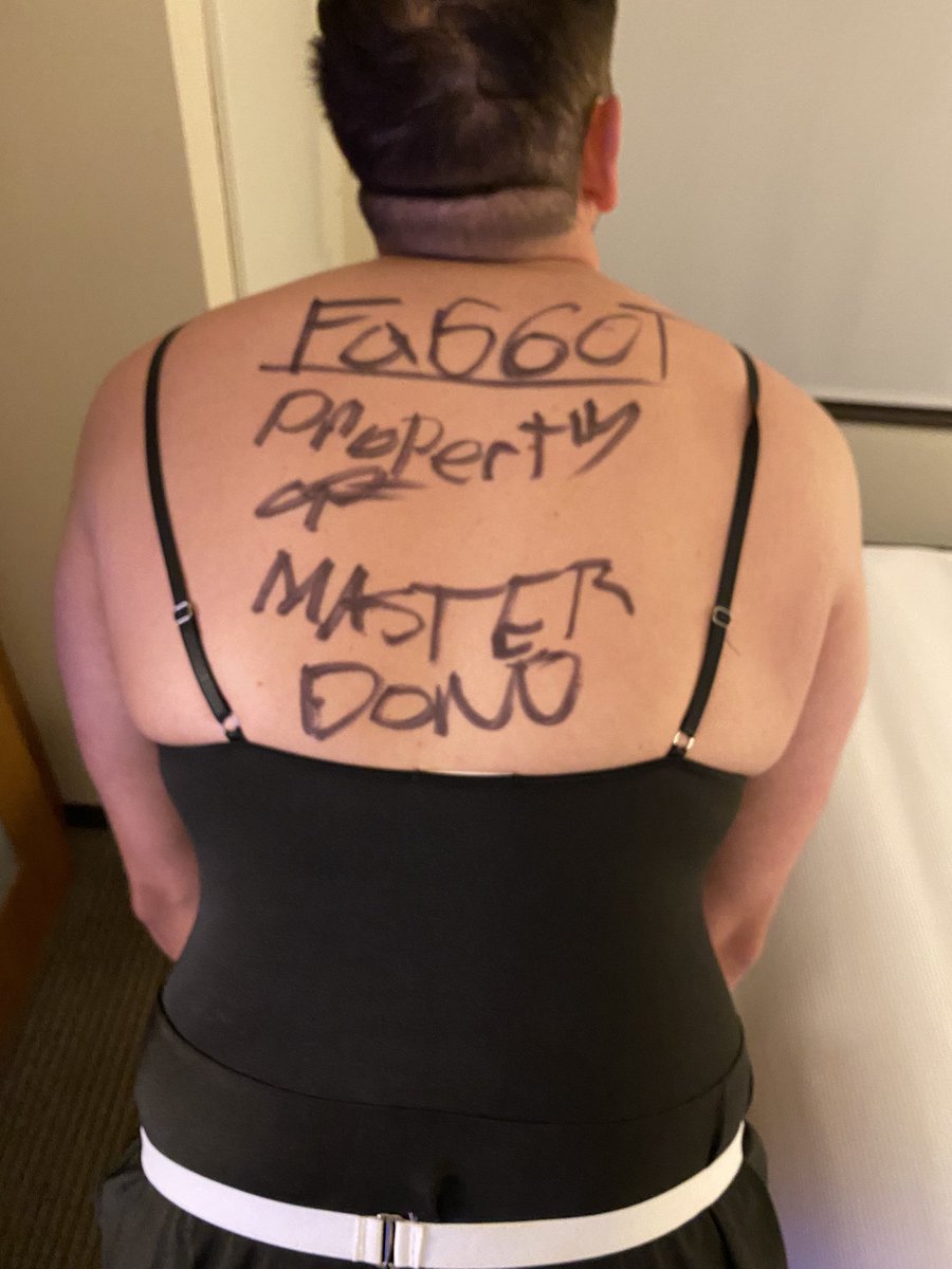 Alphadonok2's tweet photo. Vid dropping soon 😝🤟🏻 

Findom cashmaster paypig degrading wedges domination male feet footfetish https://t.co/w2XrQBba1x