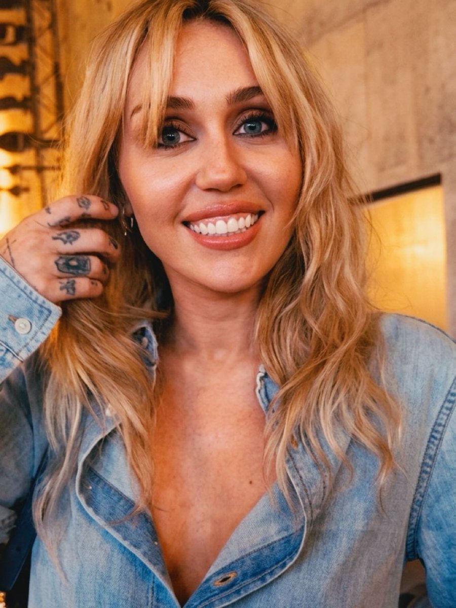 Miley Cyrus News tweet media