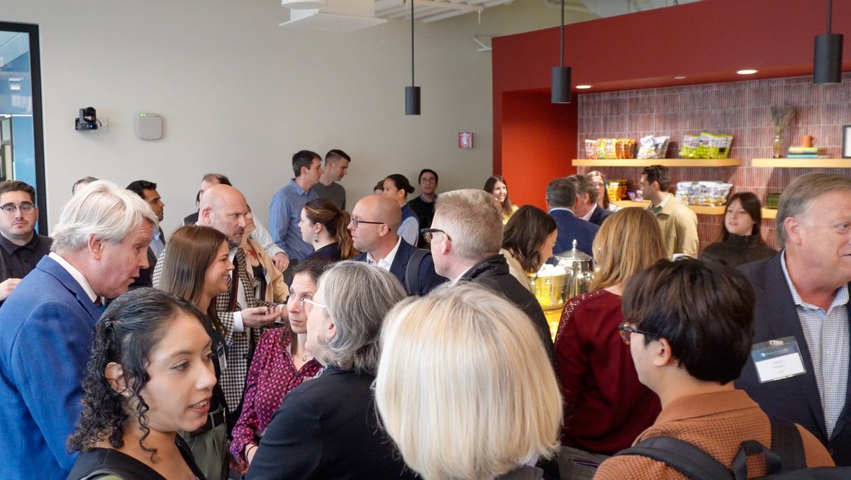 portalinno's tweet photo. It was great to officially celebrate the opening of Ocean State Labs alongside our partners across Rhode Island’s life sciences and innovation ecosystem. There was real energy in the room yesterday as founders, researchers, investors, industry leaders, and public officials (1/2) https://t.co/ZLvRY3iVP4