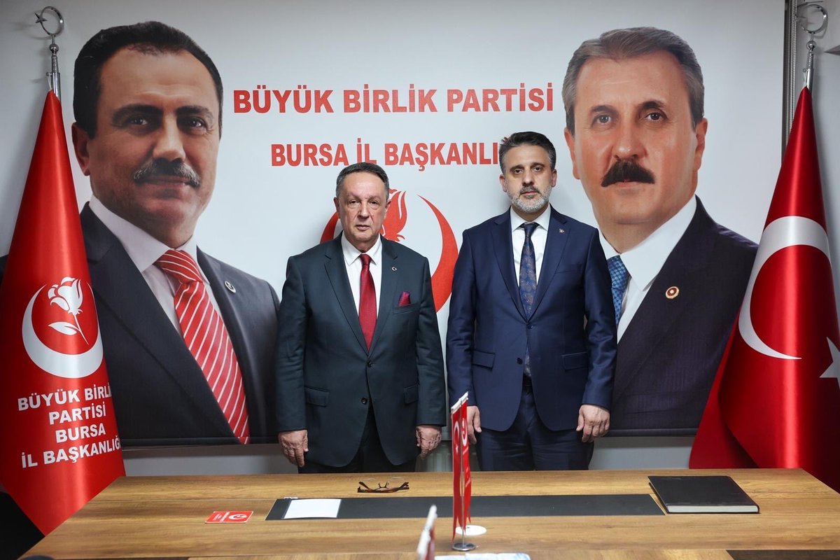 AlfatlEkrem's tweet photo. Bursa Büyükşehir Belediyesi Başkan Vekili Sayın Şahin Biba, Büyük Birlik Partisi Bursa İl Başkanlığımızı ziyaret etti.

Bursalı hemşehrilerimizin yaşamış olduğu sorun ve talepleri kendilerine ilettik.

Nazik ziyaretleri için teşekkür ediyor; Bursa’mız için yürüttükleri ve hayata geçirecekleri çalışmalarda başarılar diliyorum.