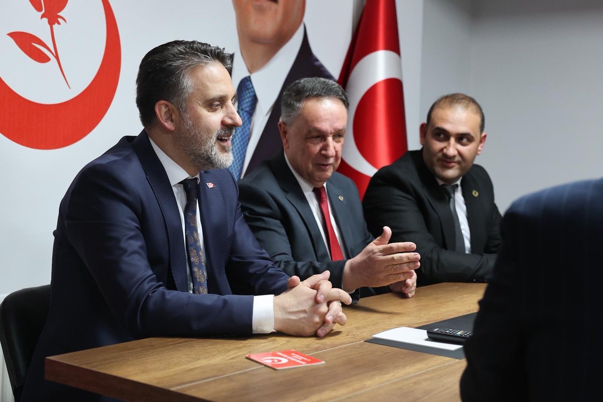 AlfatlEkrem's tweet photo. Bursa Büyükşehir Belediyesi Başkan Vekili Sayın Şahin Biba, Büyük Birlik Partisi Bursa İl Başkanlığımızı ziyaret etti.

Bursalı hemşehrilerimizin yaşamış olduğu sorun ve talepleri kendilerine ilettik.

Nazik ziyaretleri için teşekkür ediyor; Bursa’mız için yürüttükleri ve hayata geçirecekleri çalışmalarda başarılar diliyorum.