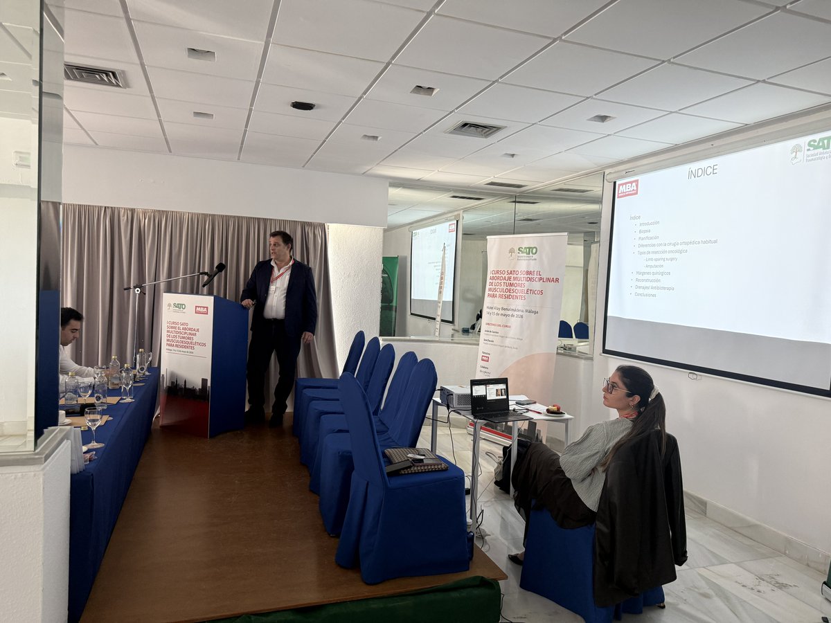 RNCsantander's tweet photo. Un orgullo como cirujano del #clinico @HUVV_SAS y Profesor de @MedicinaUMA participar en la reunión de la #SATO para hablar de #sarcomas @SarcomasAEC @aecirujanos @asacirujanos @olgarguerrero70 @gerenteclinico @cirugiacancer @jjdaza63 @pplo59 https://t.co/AviC8L3MOg