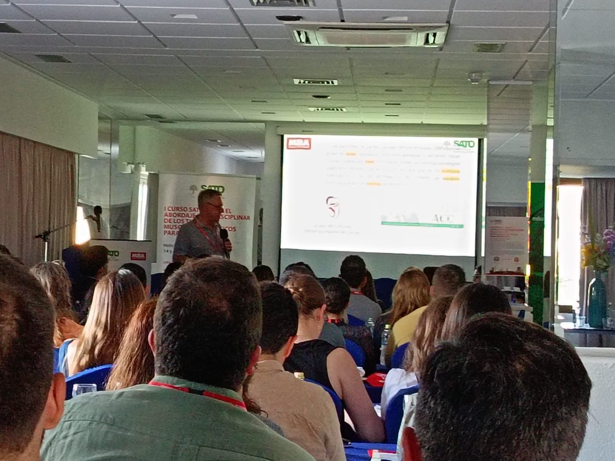 RNCsantander's tweet photo. Un orgullo como cirujano del #clinico @HUVV_SAS y Profesor de @MedicinaUMA participar en la reunión de la #SATO para hablar de #sarcomas @SarcomasAEC @aecirujanos @asacirujanos @olgarguerrero70 @gerenteclinico @cirugiacancer @jjdaza63 @pplo59 https://t.co/AviC8L3MOg