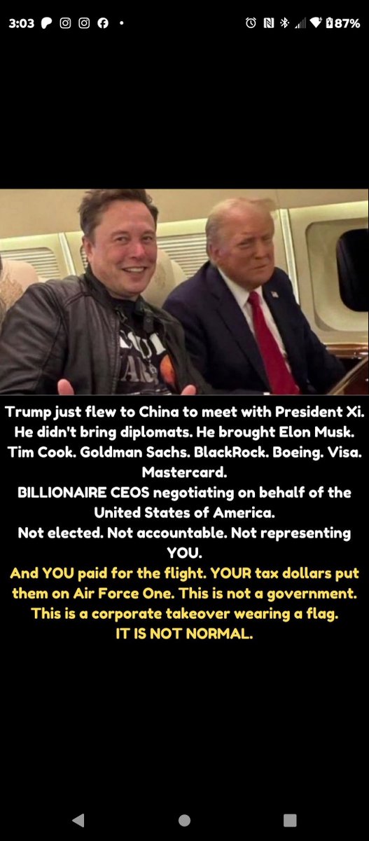 Dee the ant (lock him up) 😼🐻🐜🌊🌊🌊 tweet media