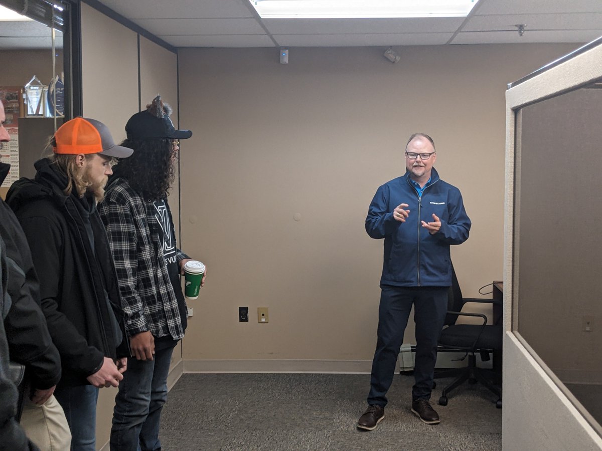 KerrSmartEnergy's tweet photo. Yesterday, we wrapped up our New Hire Orientation. We were happy to welcome team members from across the Atlantic to Truro for orientation, a tour of our head office and distribution centre, and dinner at the Nook and Cranny! We’re proud to see the Kerr team continuing to grow! https://t.co/CHEAuCTZU1
