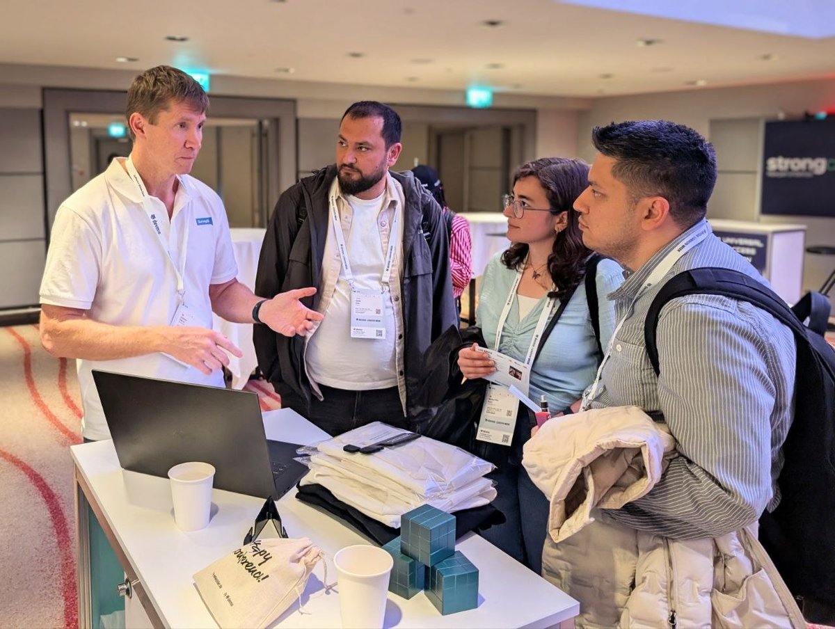 SurveyJS's tweet photo. Great time @JavaScriptCon London this week!

A huge thank you to everyone who visited our booth, shared ideas, and chatted with the team! It was fantastic meeting so many developers, teams, and partners in person.

More exciting things ahead 🚀 https://t.co/4VoJRxqhD1