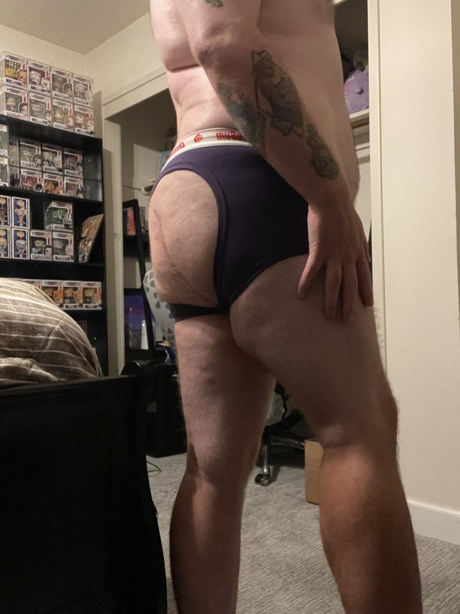 BigBeautifulGay's tweet photo. I need someone to play with 😈 https://t.co/KoClq45YNy