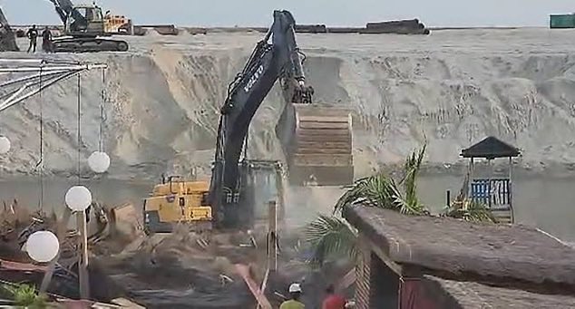 HeDontMakeNoise's tweet photo. As we celebrate 3 year of Tinubu’s visionary leadership, here are the landmark projects completed by president Tinubu since he assumed office in May 2023

1. Changing on the Nigerian National Anthem

2. Bola Tinubu canvas portrait (Tallest in the world)

3. Demolition of Landmark Hotel and Beach Resorts
 
4. Unveiling of the Bola Tinubu NAF Portait, made to resemble the image of a late combat pilot after her tragic passing

5.  Naming of a newly constructed military facility as Bola Ahmed Tinubu Barracks, Asokoro

6. Renaming of Abubakar Imam International Airport to Bola Ahmed Tinubu International Airport, Minna

7. Renaming of Southern Parkway to Bola Ahmed Tinubu Way, Abuja

8. Renaming of National Assembly Library and Resource Centre to Bola Tinubu National Assembly Library

9. Renaming of Nigeria Immigration Service (NIS) Technology Building to Bola Ahmed Tinubu Technology Innovation Complex

10. Naming of a newly built tertiary facility as Bola Ahmed Tinubu Polytechnic, Gwarinpa

11. Renaming of International Conference Centre (ICC), Abuja to Bola Ahmed Tinubu International Conference Centre, Abuja

3 years of naming ceremonies