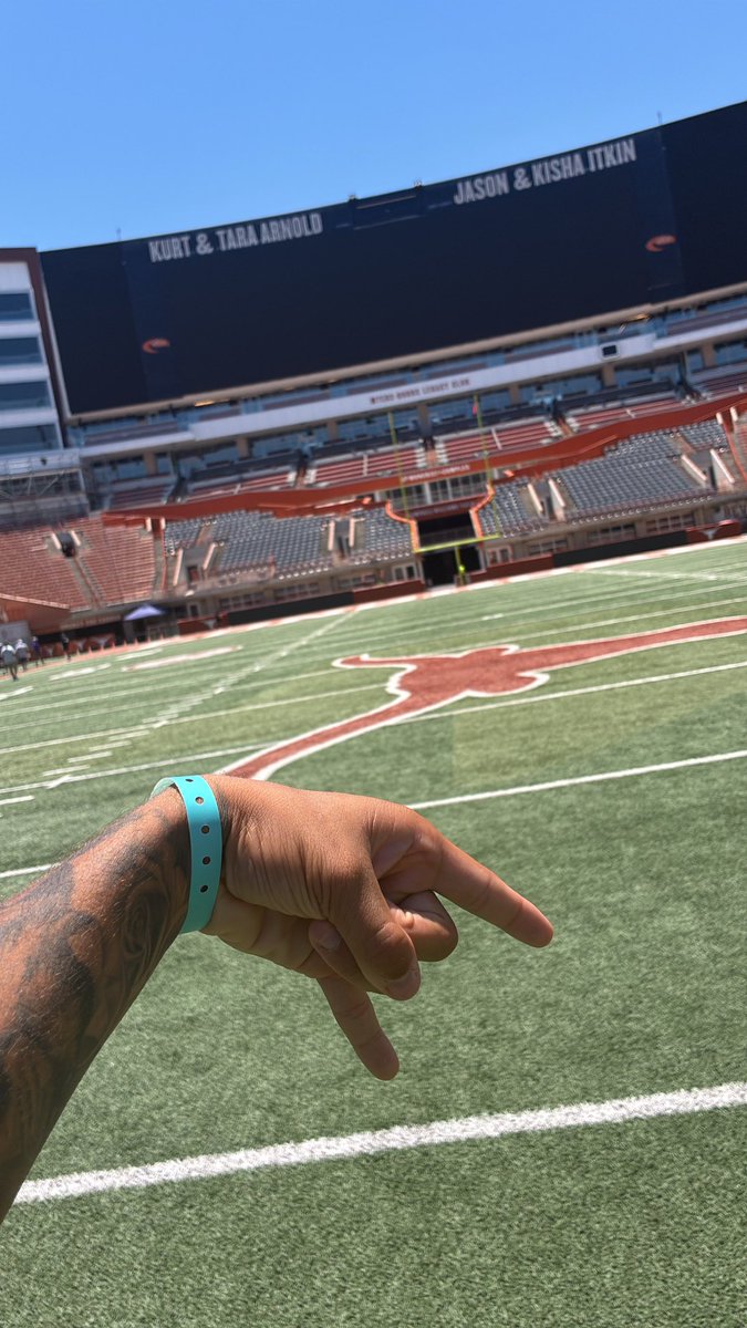 Devin Morris tweet media
