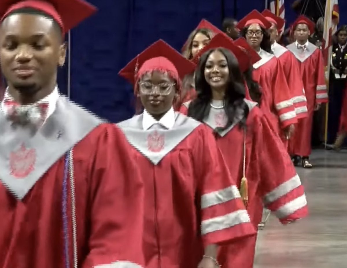 mcpsstech's tweet photo. 🎓📱💻 Tune in to BC Rain graduation coverage on mcpssTV,  Facebook, and YouTube 

https://t.co/2Qym8fWwqF https://t.co/ftxWeTQMjB