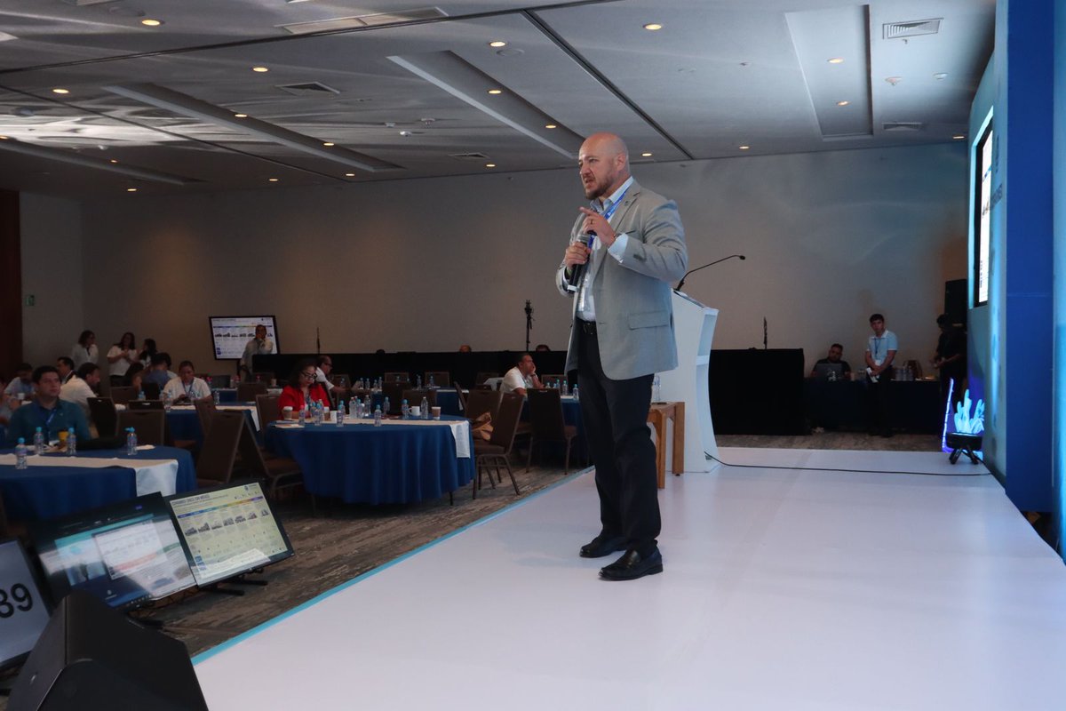 Coparmex's tweet photo. 🔵 En el marco del #SeminarioCoparmex2026, Luis Felipe Bravo, Director Jurídico de COPARMEX Nacional, impartió la conferencia “Entre todos somos Confederación: Propósito y corresponsabilidad”. 🤝

Durante esta sesión, se reflexionó sobre el significado de ser Confederación, la importancia de la participación activa y el trabajo coordinado entre Presidentes, Directores y Consejeros para fortalecer la incidencia y presencia nacional de #COPARMEX. 🇲🇽