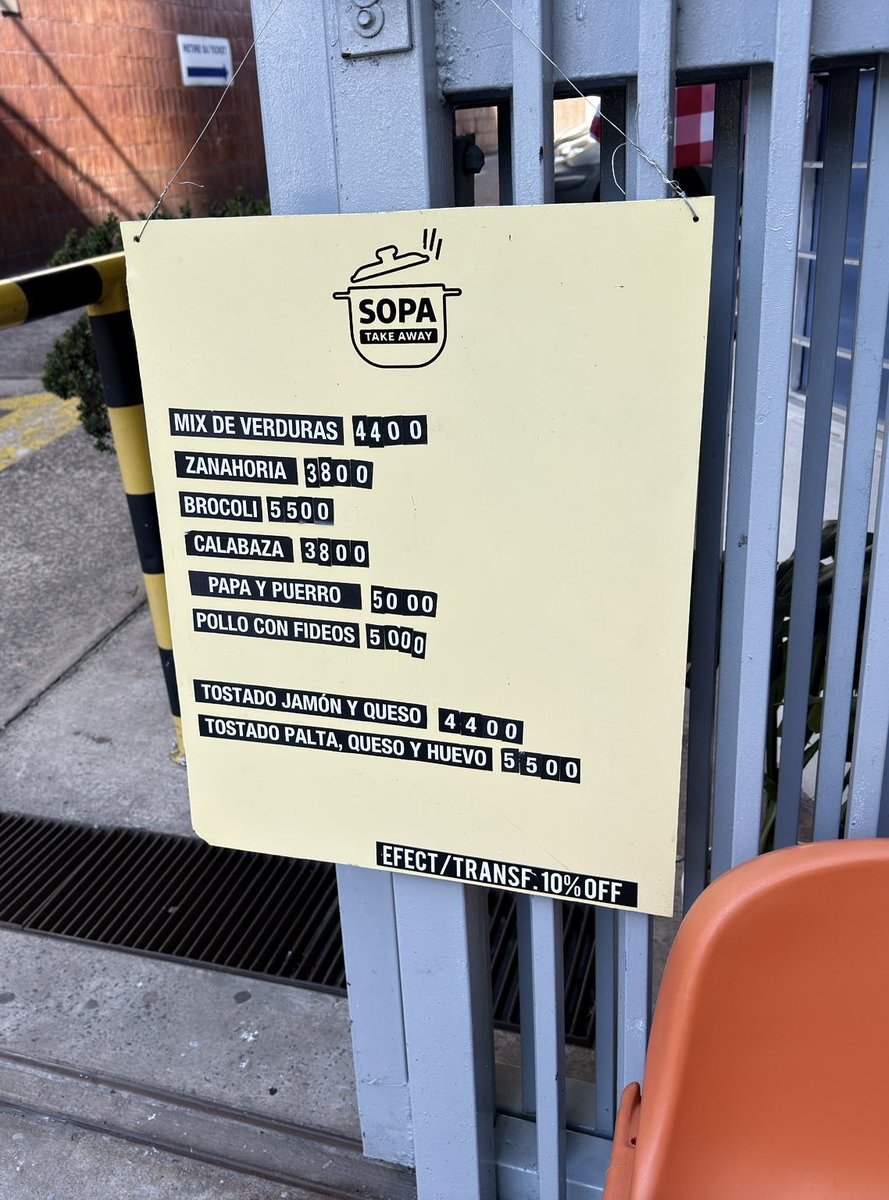 PreciosRosario2's tweet photo. 🥣 SOPA AL PASO 🥣

💰 $3.800 de zanahoria
💰 $3.800 de calabaza
💰 $4.400 mix de verduras
💰 $5.000 papa y puerro
💰 $5.000 pollo con fideos

📍 Rioja al 1400

#FotoTestigo 📸 de @fscabuzzoOK https://t.co/f65JBEBTMR