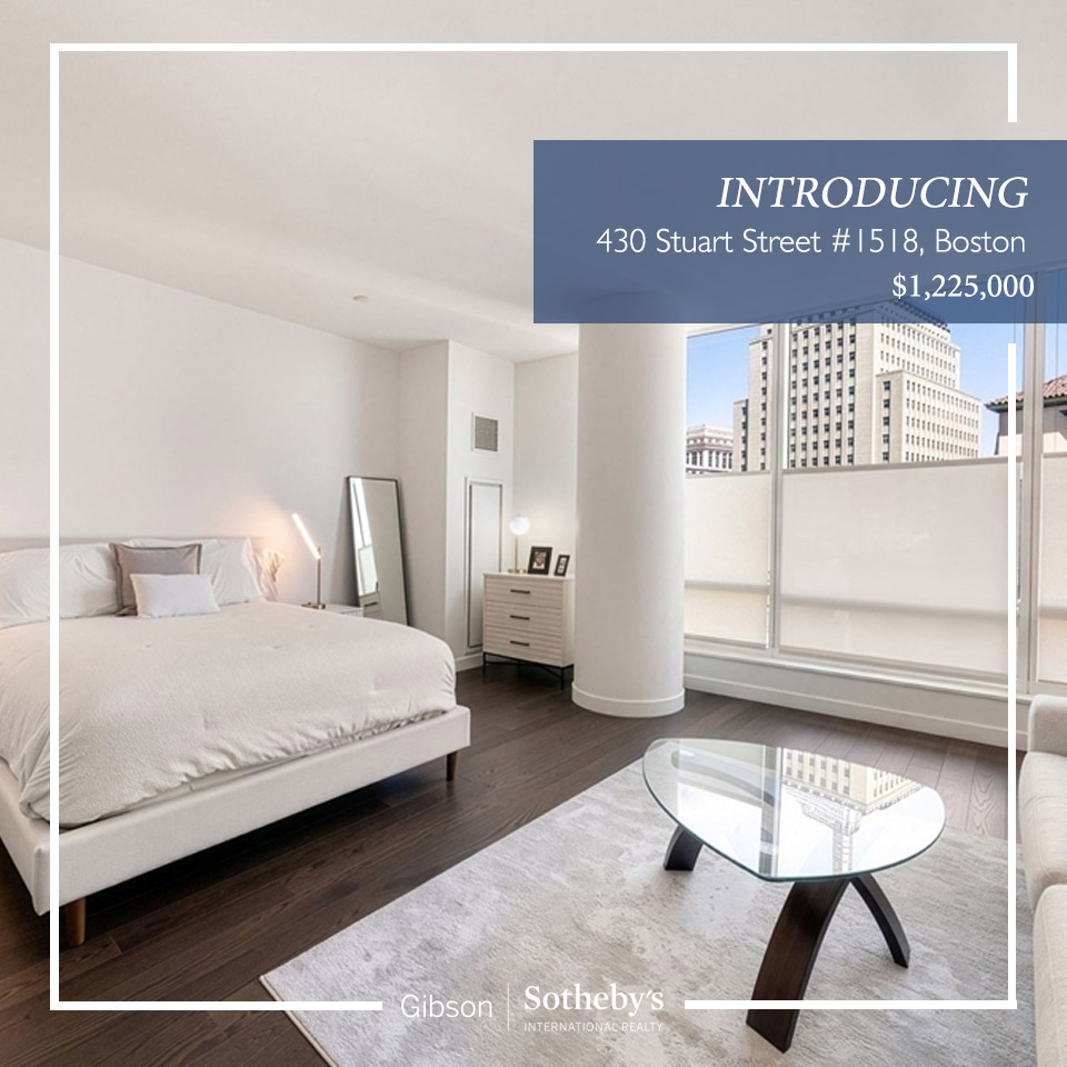 KyleKaaganRE's tweet photo. Elevated living has a new address. Welcome to the spacious and perfectly curated pied-à-terre at the Raffles Residences. From the wide-plank hardwoods to the chef-caliber kitchenette featuring Wolf &amp; Subzero appliances, every inch of this home defines "no compromise." https://t.co/g8JPgwQwfg