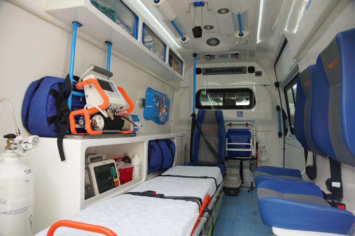 sanmartingob's tweet photo. 🚑Sumamos dos nuevas ambulancias, totalmente equipadas para reforzar la capacidad de respuesta del SEM.

🤳🏻Ante una emergencia de salud, llamá al 107 y tené lista esta info:
🔹Número de contacto.
🔹Ubicación exacta.
🔹Cuántas víctimas hay.
🔹Datos y estado de los pacientes. https://t.co/VDGtVFtAjs