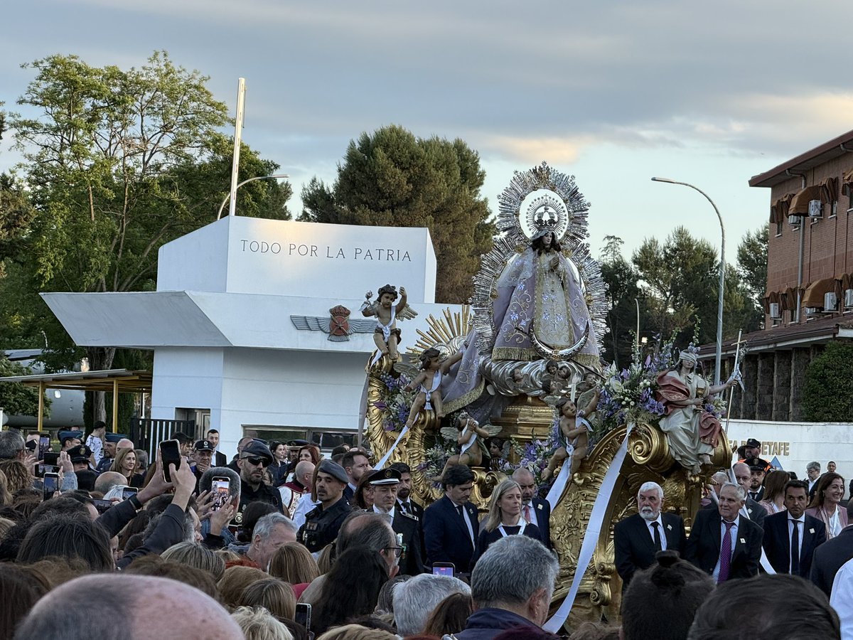 Rancioshools's tweet photo. Viva la virgen de Los Ángeles!!! https://t.co/a2Ptk4SEfn
